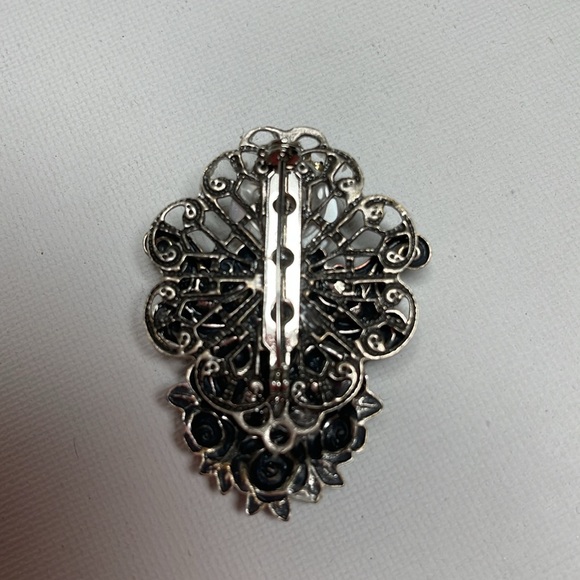 Repurposed Angel pins brooches - Picture 5 of 6